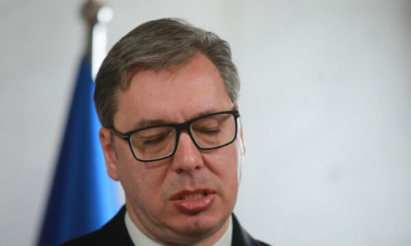 vuciq-pretendon-se-ne-serbi-pati-tentim-per-puc