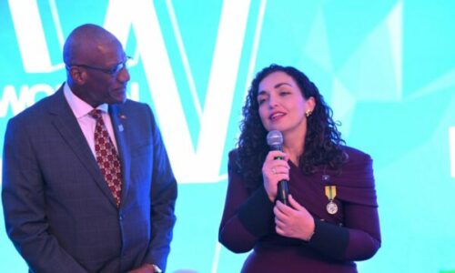 osmani-nderohet-me-medalje-per-sherbim-ndaj-atdheut-nga-antigua-dhe-barbuda