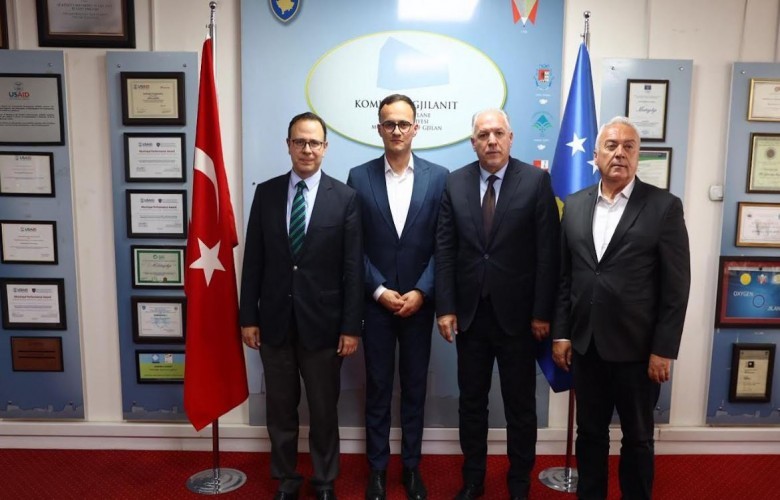 hyseni-priti-ambasadorin-e-turqise-dhe-ministrin-damka