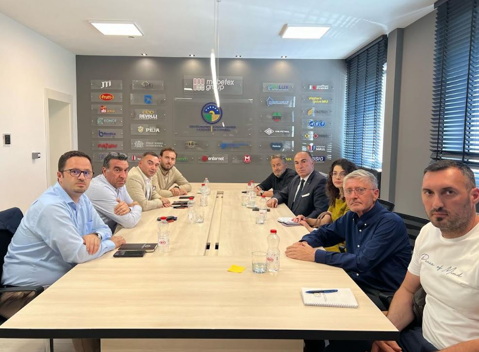 takohen-perfaqesuesit-e-bizneseve,-diskutojne-pasigurite-nga-tregu-i-lire-i-energjise