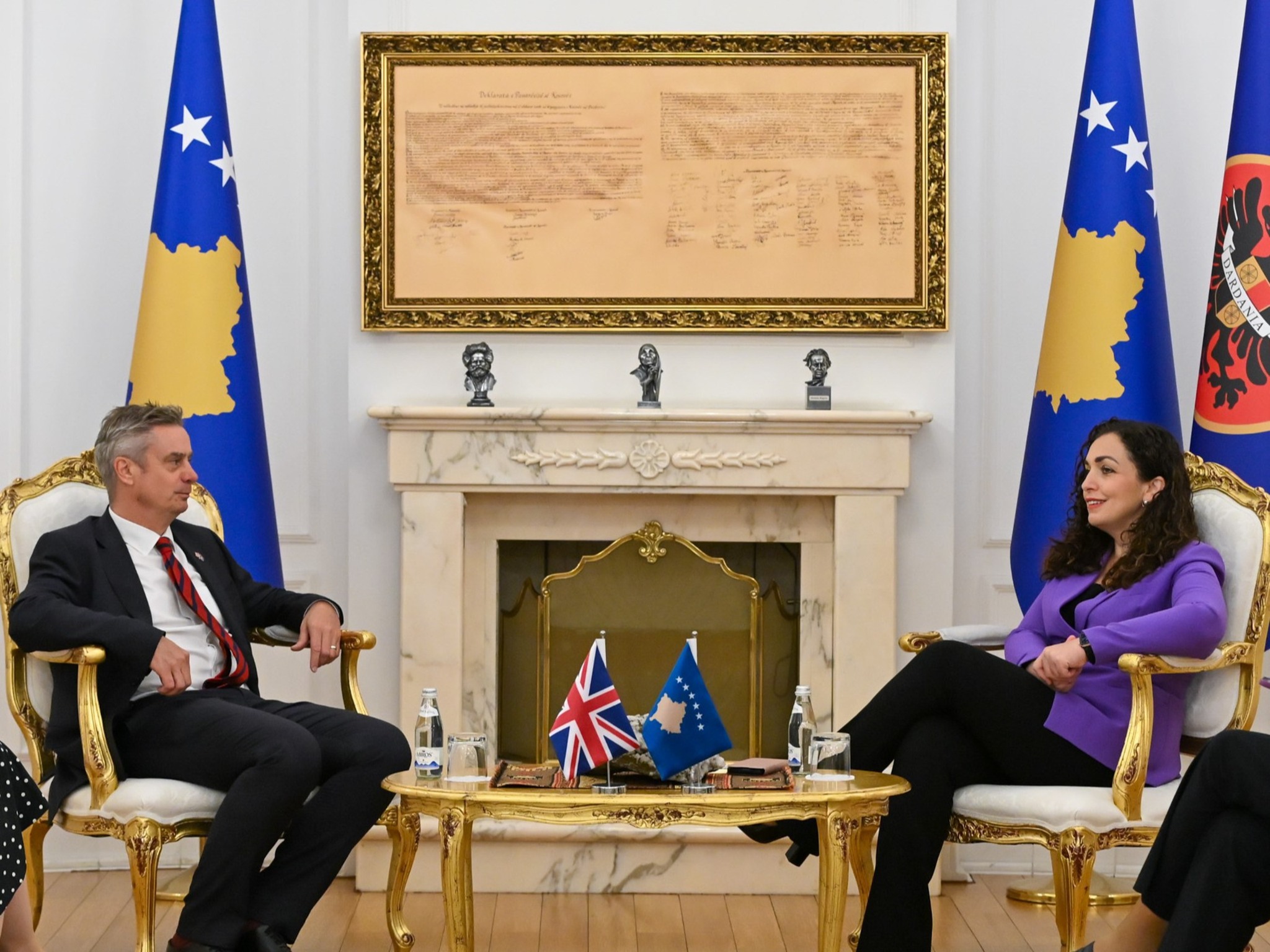 Osmani takon ambasadorin britanik, diskutojnë për zhvillimet politike në vend