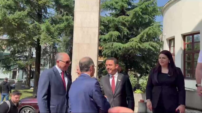 Begaj mbërrin në Prizren për Lidhjen Shqiptare të Prizrenit