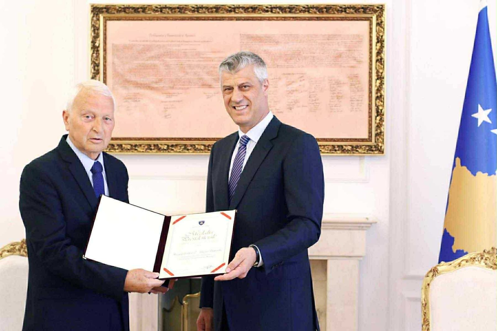 Familja e ish-presidentit Thaçi ngushëllon familjen Bukoshi