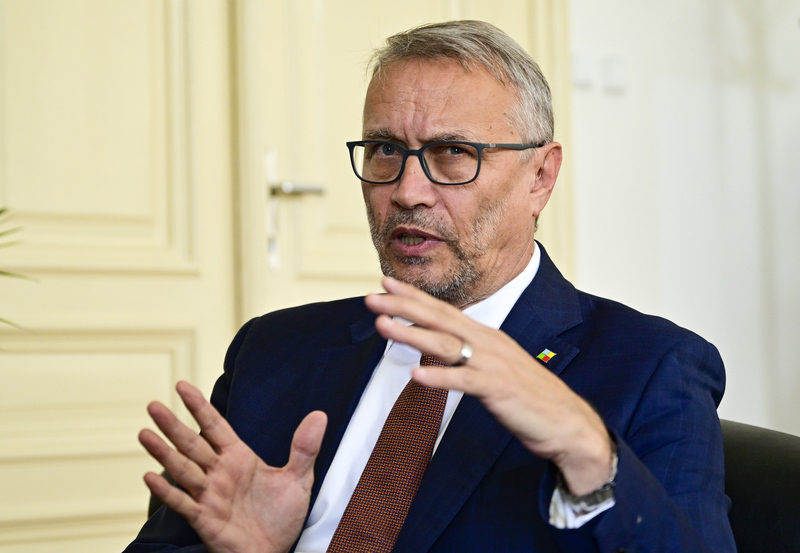 Ministri çek: Retorika agresive po e dëmton Kosovën dhe perspektivën e saj