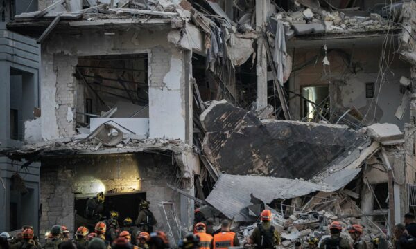 Izraeli paralajmëron banorët e Tehranit se do të “paguajnë një çmim”