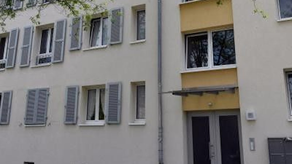 Gjermani: Dyshohet se babai hodhi nga dritarja fëmijën e tij dyvjeçar