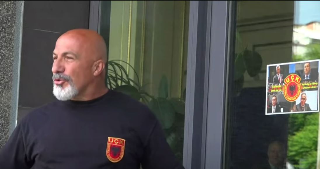 “Roja e Kohës” proteston sërish para Kuvendit të Kosovës