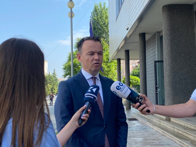 Peci: Të gjithë duhet t’i thirrim arsyes për nevojën që të kemi institucione