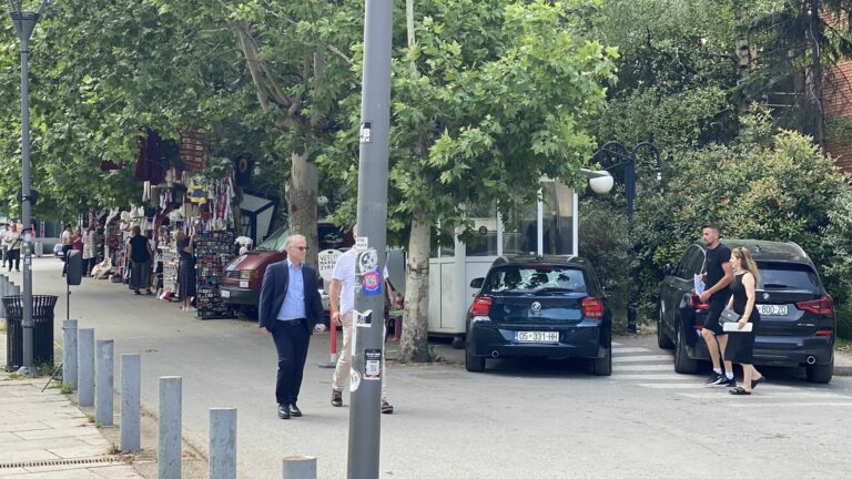 Zëvendëskryeministri në detyrë, Besnik Bislimi, hyri në prokurori për rastin Peci