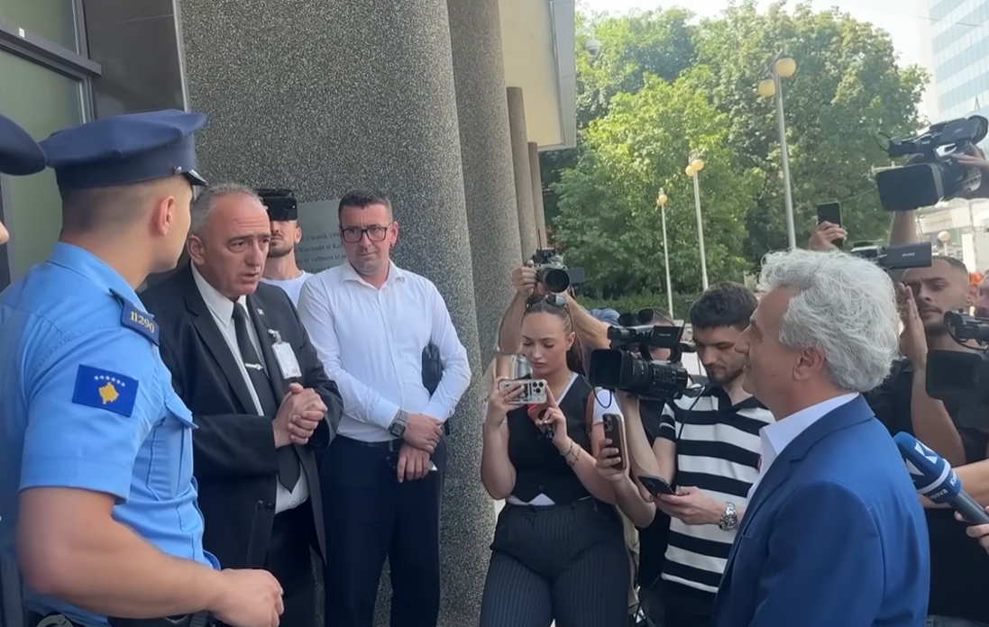 Bllokada numër 36 në Kuvendin e Kosovës, Koci: Definitivisht nuk janë normal