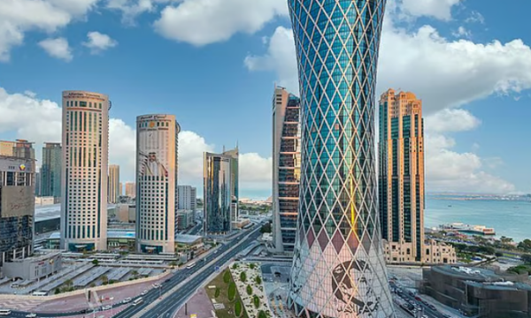 Pas SHBA-së, edhe Britania u kërkon shtetasve të saj në Katar të strehohen