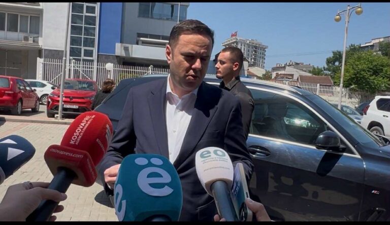Abdixhiku i kundërpërgjigjet Kurtit për zgjatje mandati: Flet gjëra pa fije inteligjence