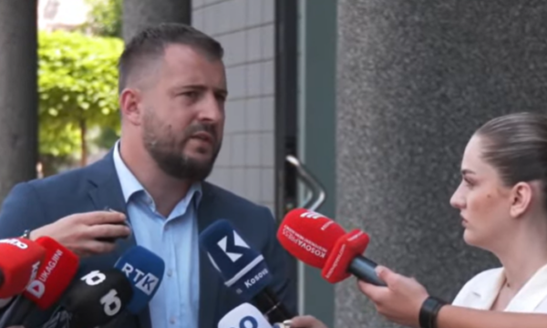 Kurti në Shkup, Lushtaku: S’është i interesuar fare për konstituimin e Kuvendit, prioritet duhet të jenë punët e shtëpisë