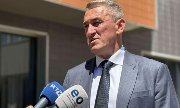 Rashiq: Më vjen marre si politikan çfarë imazhi bëjmë, jo vetëm para qytetarëve, por edhe para opinionit europian