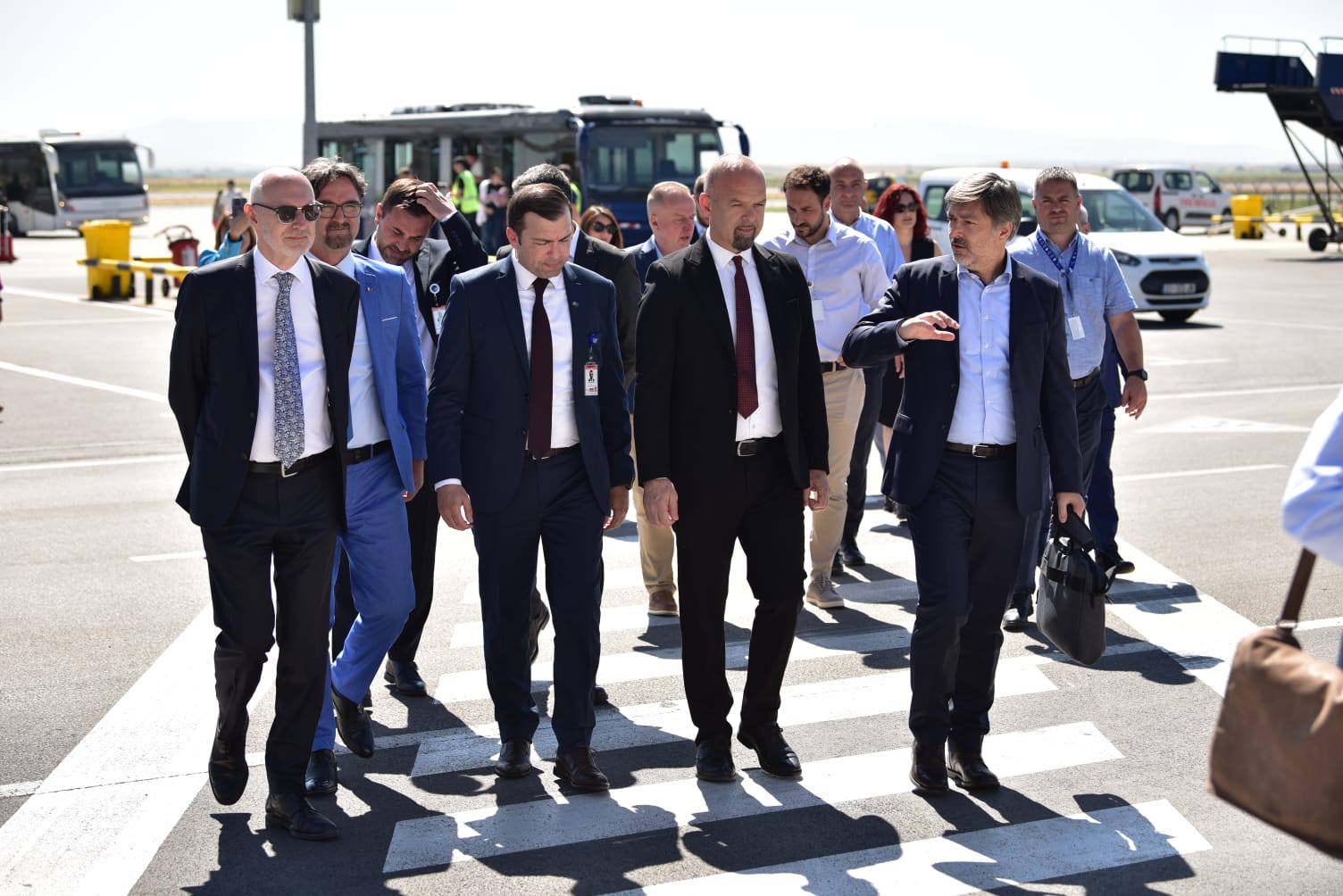 Lidhje të reja ajrore me Francën – Investimet strategjike sjellin zhvillim historik në Aeroportin e Prishtinës, thotë zv.ministri Raka