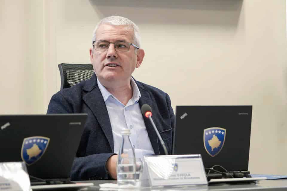 Sveçla: Numri nga i cili u bë kërcënimi me bombë është i lidhur me kriminelin, Ratko Mladiq