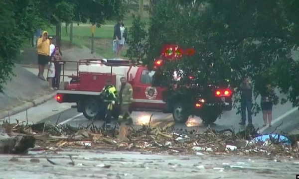 Mbi 70 njerëz të vdekur dhe dhjetëra të zhdukur nga përmbytjet në Teksas