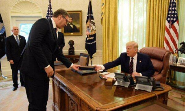 Trump i çon letër Vuçiqit, nga 1 Gushti 35 % tarifa ndaj mallrave serbe, ka edhe një paralajmërim nëse Serbia i përgjigjet