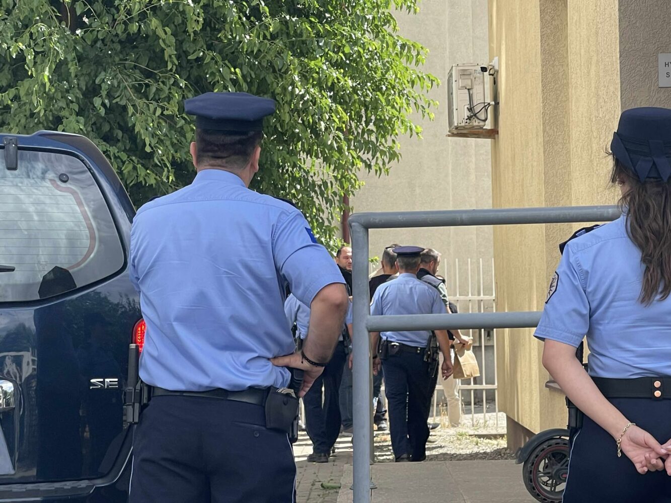 Arrijnë në gjykatë pesë policët e përfshirë në rastin 27-vjeçarit në Lipjan