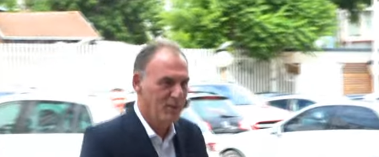 Limaj nxitohet për seancën, thotë se ende s’është takuar me Kurtin