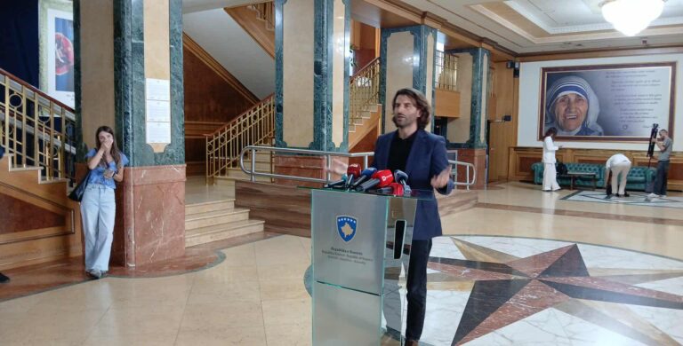 Kraki: Opozita po pengon rendin kushtetues