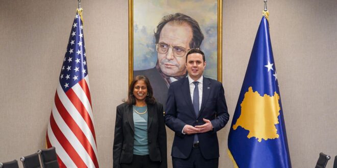 Konfirmohet takimi i Abdixhikut dhe diplomates amerikane