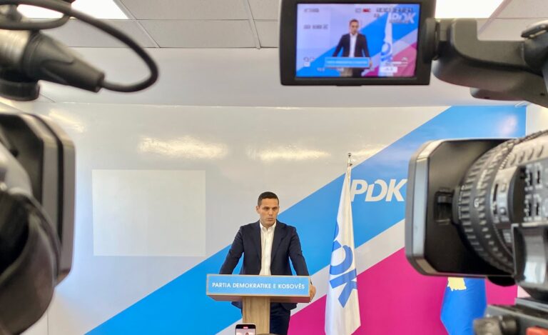 Gruda: Mbajtja e dy funksioneve nga Kurti e ministrat është vepër penale, Prokuroria të veprojë