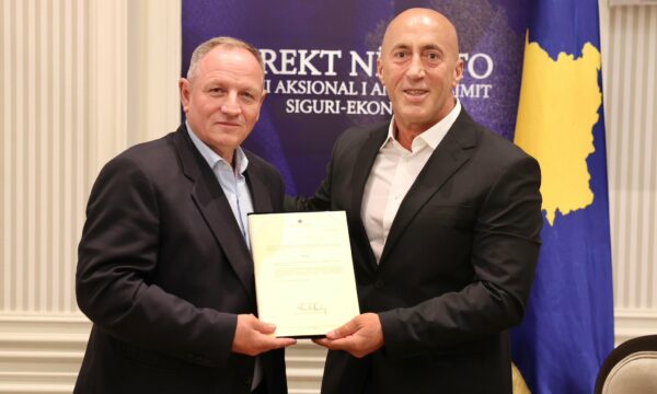 Ish-deputeti i Nismës aderon në AAK, Haradinaj konfirmon se do të jetë kandidat për kryetar të Malishevës