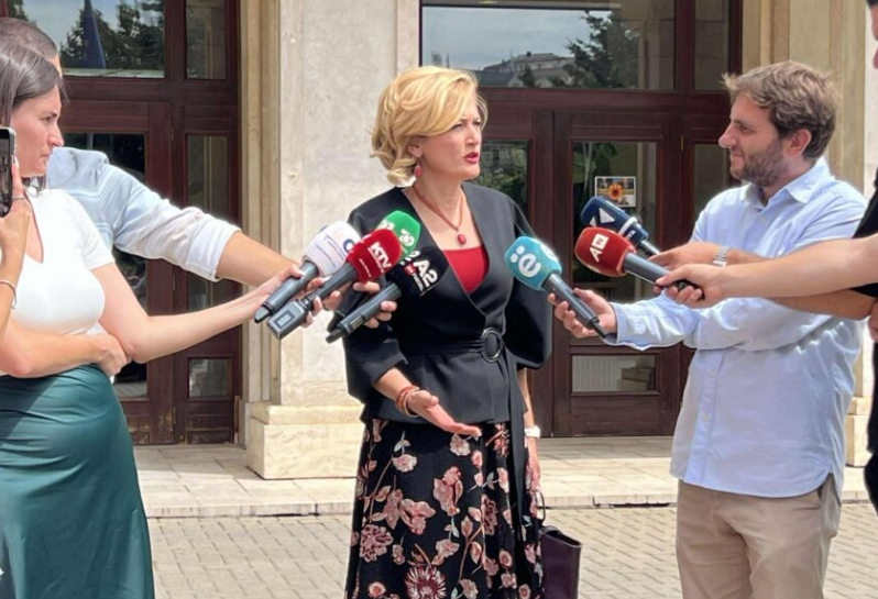 Kusari-Lila: Zhbllokimi i Kuvendit do të ishte i lehtë nëse deputetët do të votonin