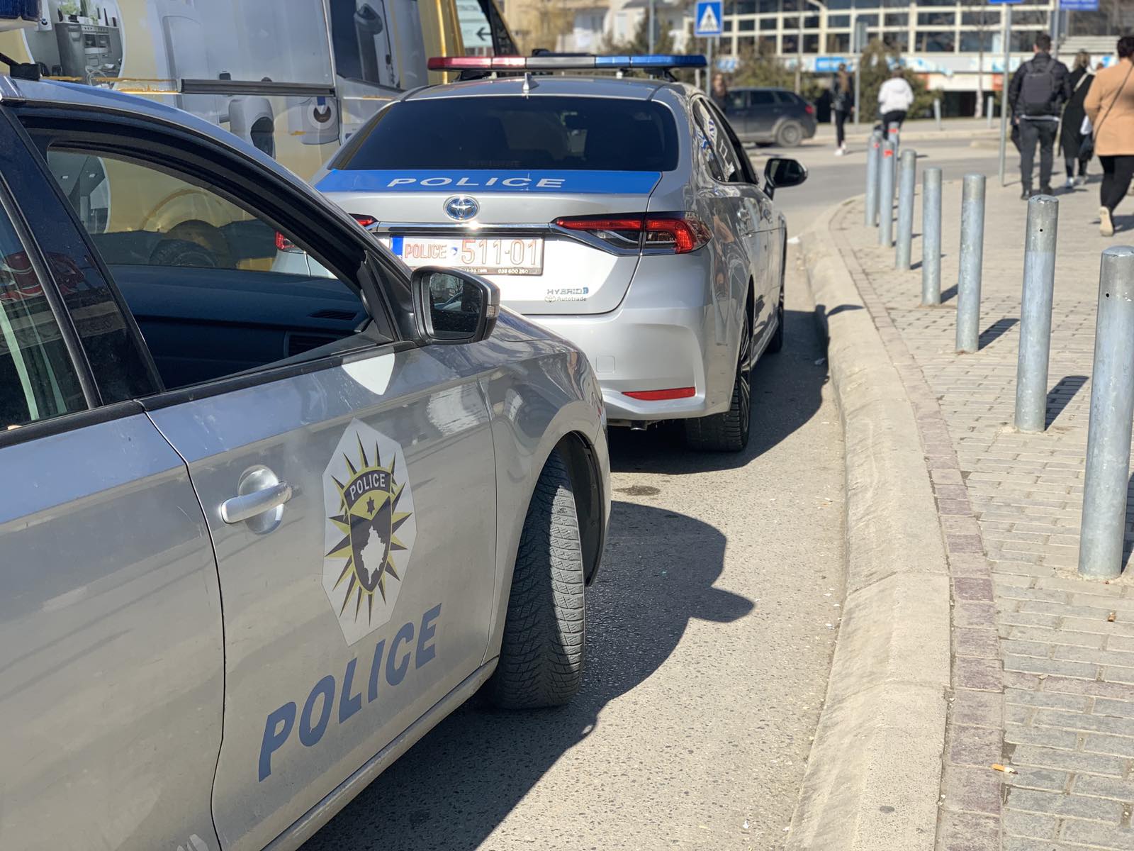 Policia në Kaçanik vë në pranga 32-vjeçarin, kishte dy urdhëresa për dhunë në familje