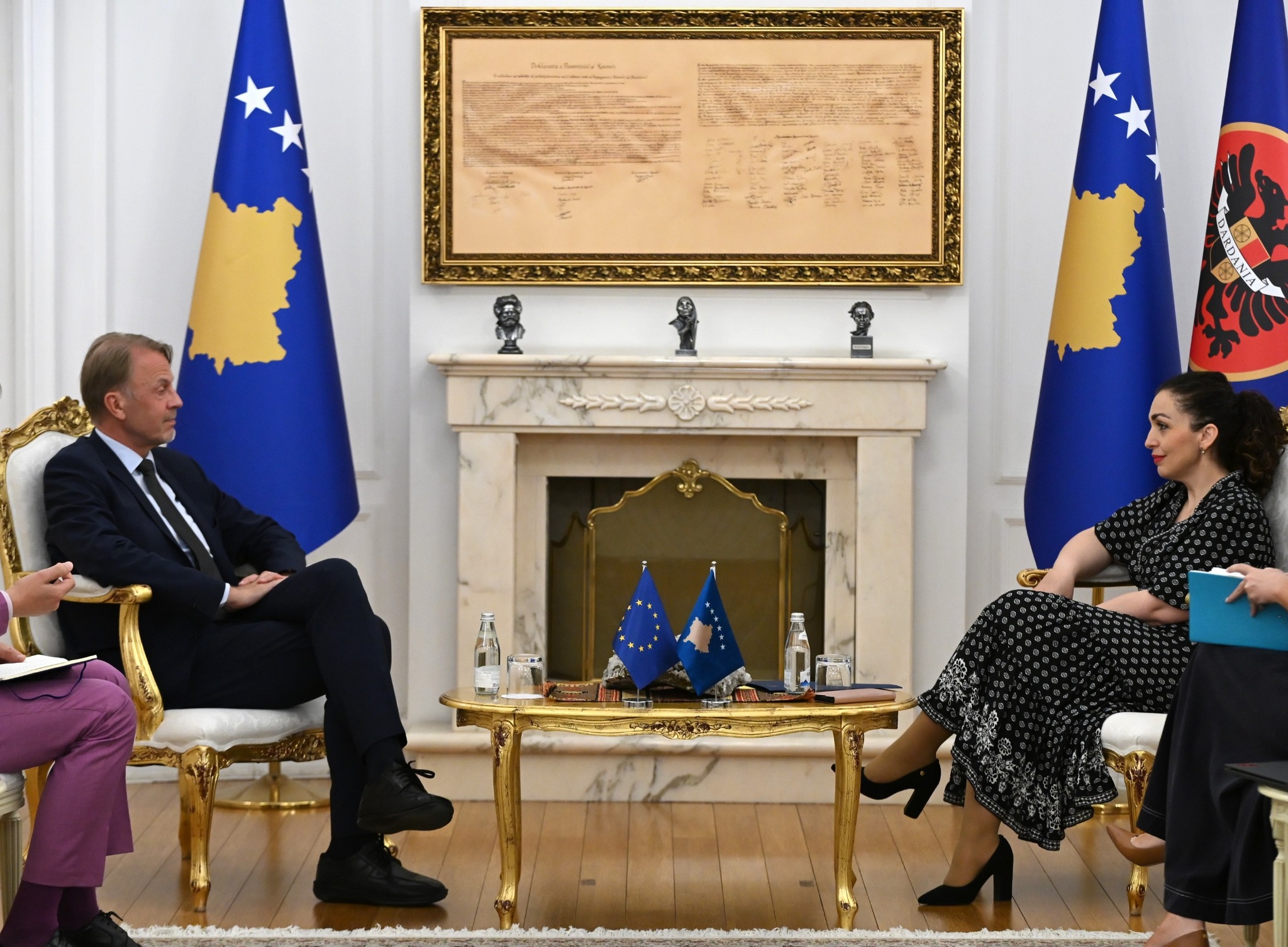 Osmani takon shefin e Zyrës së BE-së, flasin për çështjen e konstituimit të Kuvendit