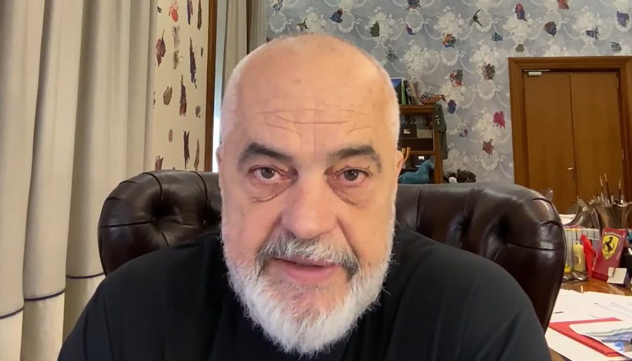 Qytetari shfrytëzon hapësirën publike, Rama publikon videon: Shumë shpejt do të kemi një pako speciale ligjore për dhunuesit