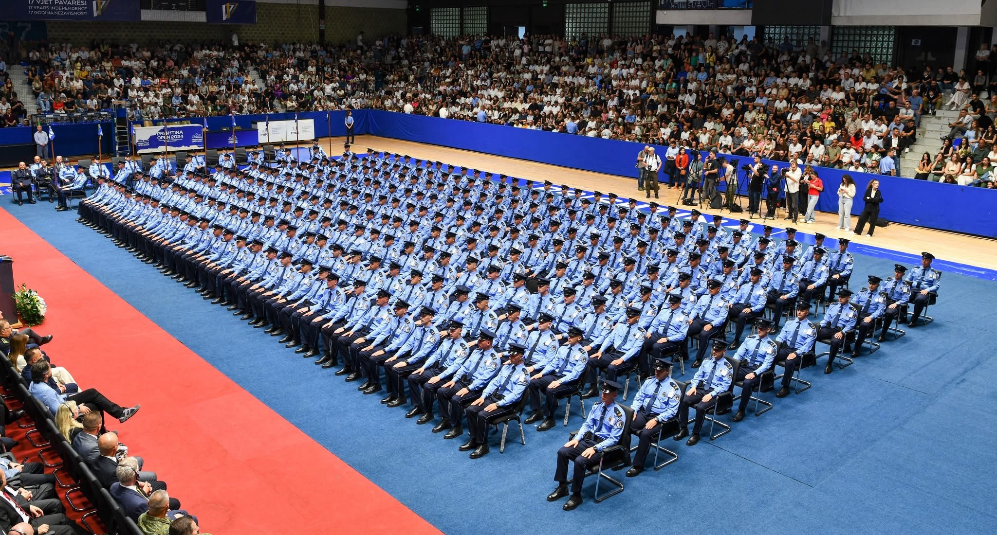 Ambasada amerikane uron rekrutët e rinj të Policisë