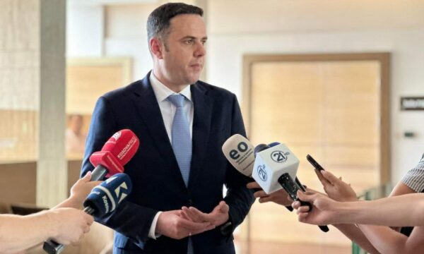 Abdixhiku: Vetëvendosjes t’i merret e drejta meqë për 30 ditë s’e përdori, t’i kalojë dikujt tjetër