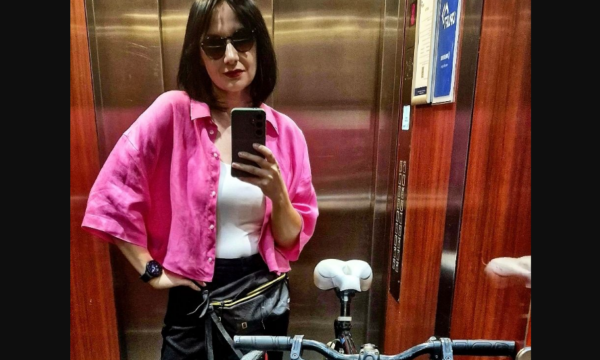 Deputetja Fitore Pacolli provon të frikësojë mediat me “padi” pas raportimeve se edhe burri i saj mori mijëra euro nga shteti