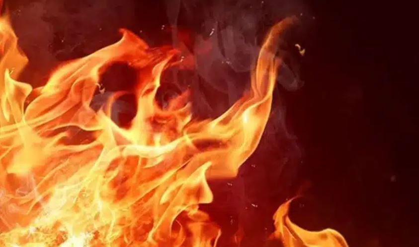 Zjarri në Pejë erdhi si pasojë e një konflikti mes dy familjarëve, dëmi rreth 50 mijë euro