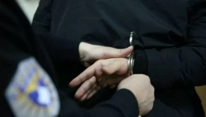 Arrestohet një shtetas serb, i sekuestrohen 5.800 copë shirita me 15 tableta të llojit Apaurinë Diazepam