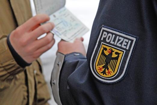 Gjermani: Policia parandalon trafikimin e dy shqiptarëve nga Luksemburgu