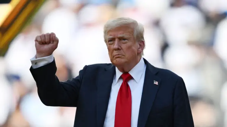 Trump rrit tarifat për dhjetëra vende, përfshirë Serbinë me 35%