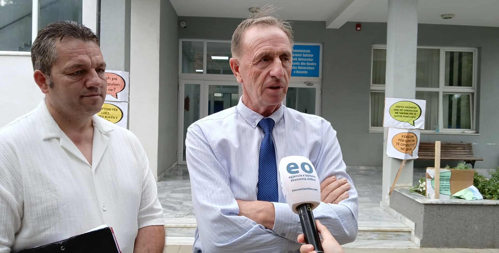 Greva e punëtorëve të sigurimit në QKUK drejt fundit: Nënshkrimi i kontratës për tender pritet sot