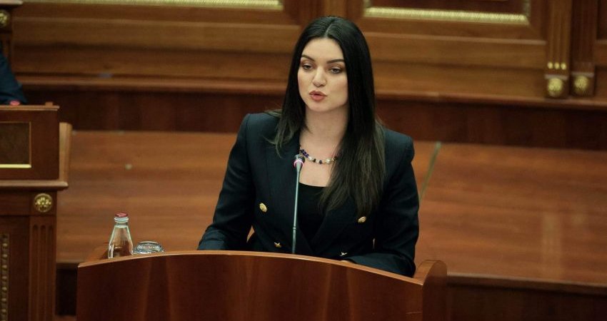 Jeta Statovci:Gjykata Kushtetuese nuk po e interpreton Kushtetutën – po e rishkruan atë.