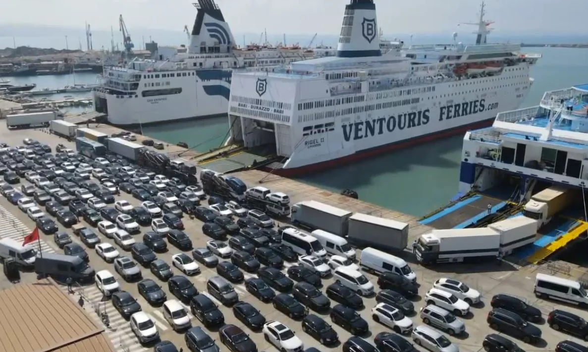 Fluks i lartë automjetesh në Portin e Durrësit! 30 mijë udhëtarë në vetëm 5 ditë