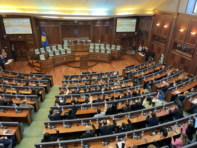 Deputetja e VV-së, Arbëreshë Kryeziu-Hyseni thotë se do t’i kthehen votimit të hapur – kandidate Albulena Haxhiu