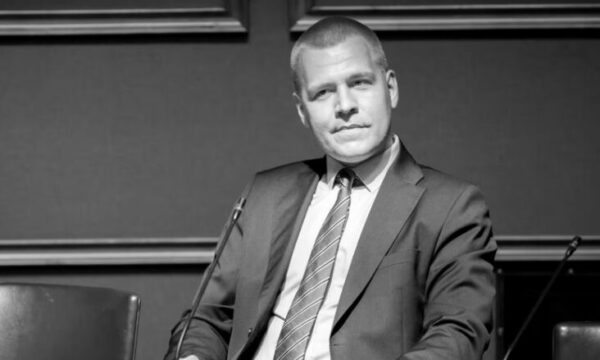 Dyshohet se u vetëvra brenda parlamentit finlandez, kush ishte deputeti 30-vjeçar që nisi mandatin e parë