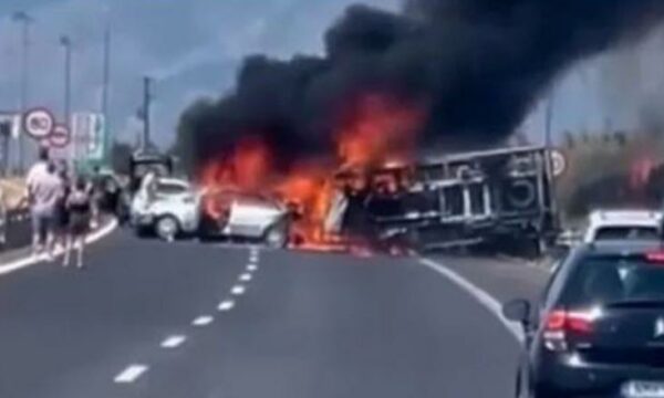 Aksidenti në Greqi ku vdiqën 3 shqiptarë, flet dëshmitari: Po digjeshin të gjallë