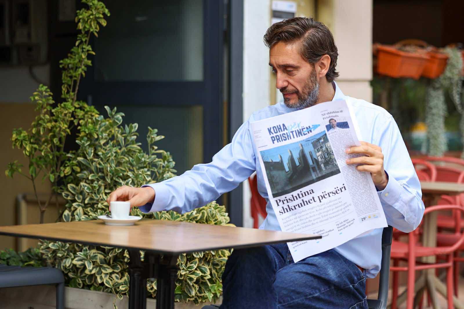 Mijëra kopje të gazetës “Koha për Prishtinën” shpërndahen në lagjet e kryeqytetit