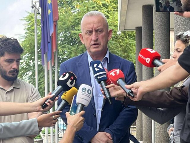 Qalaj: Grupi parlamentar i PDK-së mblidhet për qëndrimin për votim të kryetarit të Kuvendit
