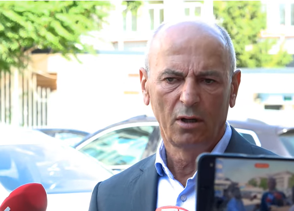 “Një magar nuk mund t’u prijë 100 luanëve” – deputeti Nura godet Dimal Bashën