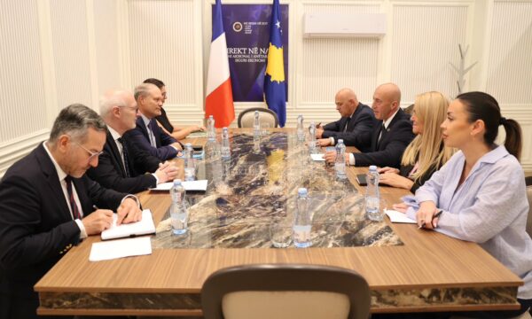 Haradinaj takon të dërguarin special të Francës për Ballkanin Perëndimor: Franca, partnere e rëndësishme e vendit në shumë fusha