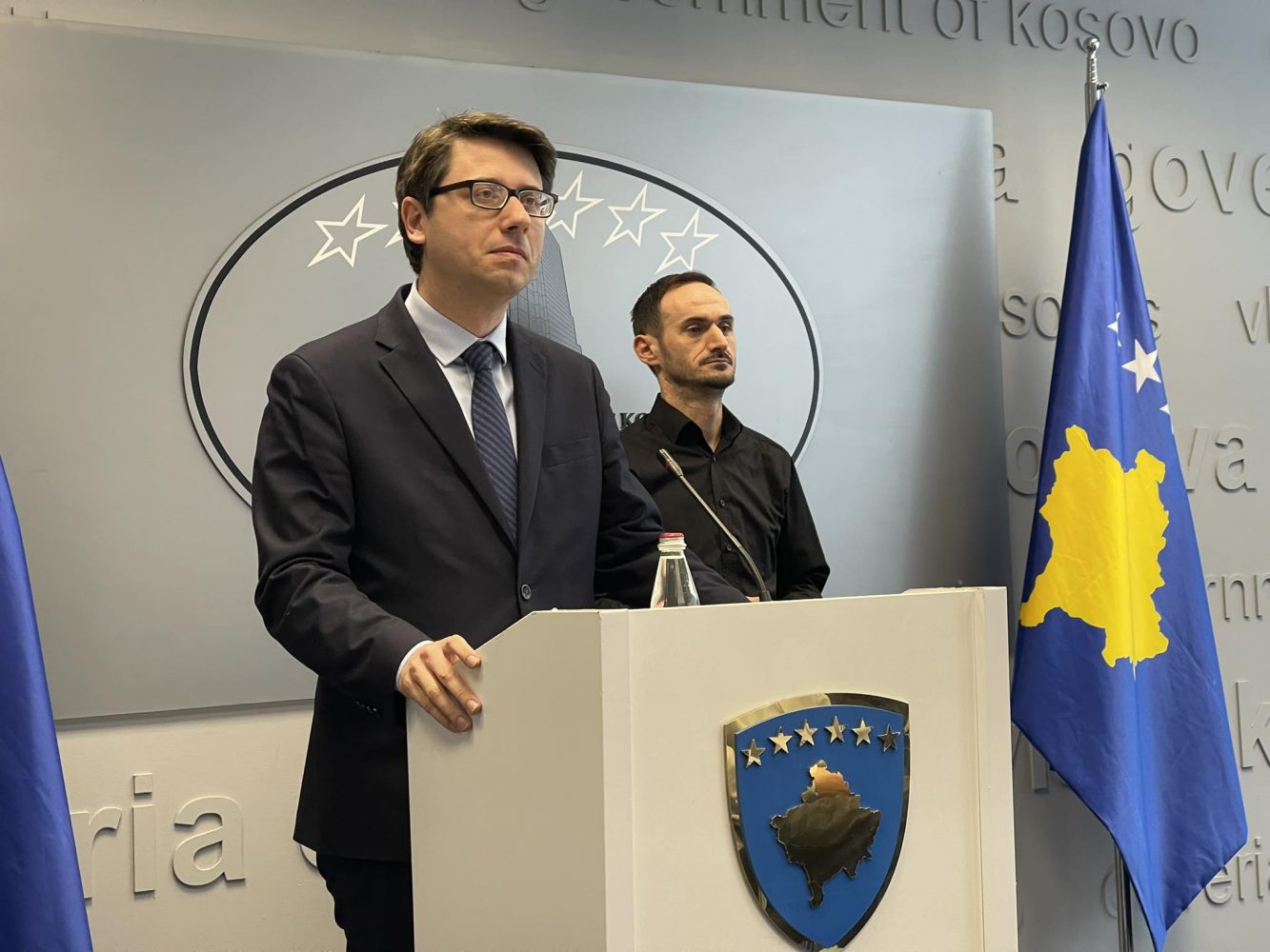 Hekuran Murati me akuza ndaj opozitës: LVV është e gatshme të vazhdojë me Qeverinë Kurti 3, opozita po bllokon shtetin